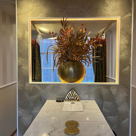 The Enlightened House Luxury Suites Амстердам Екстериор снимка