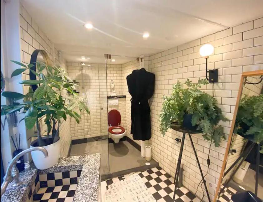 The Enlightened House Luxury Suites Амстердам Екстериор снимка