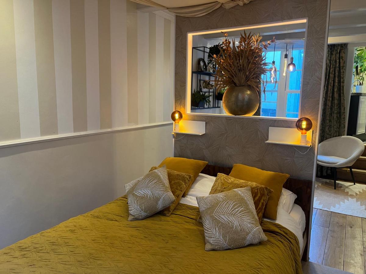 The Enlightened House Luxury Suites Амстердам Екстериор снимка