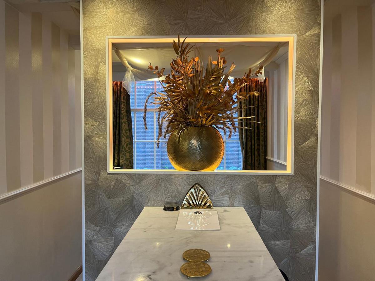 The Enlightened House Luxury Suites Амстердам Екстериор снимка