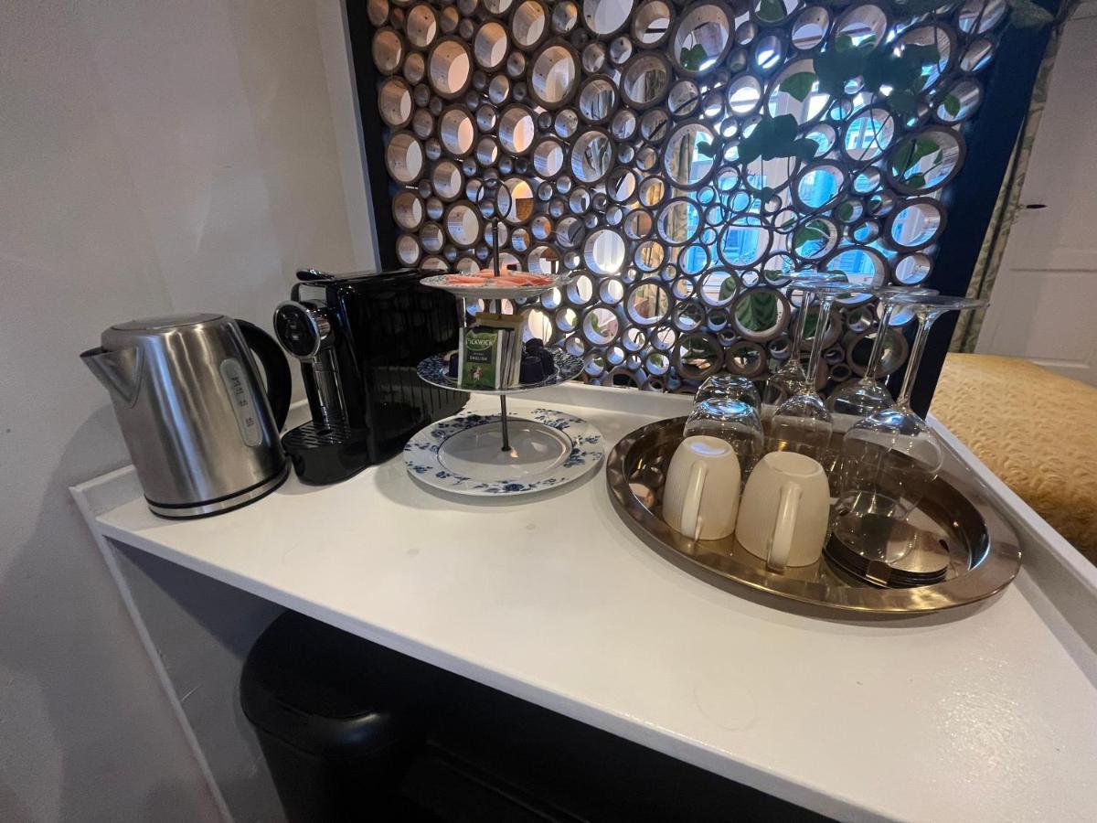 The Enlightened House Luxury Suites Амстердам Екстериор снимка