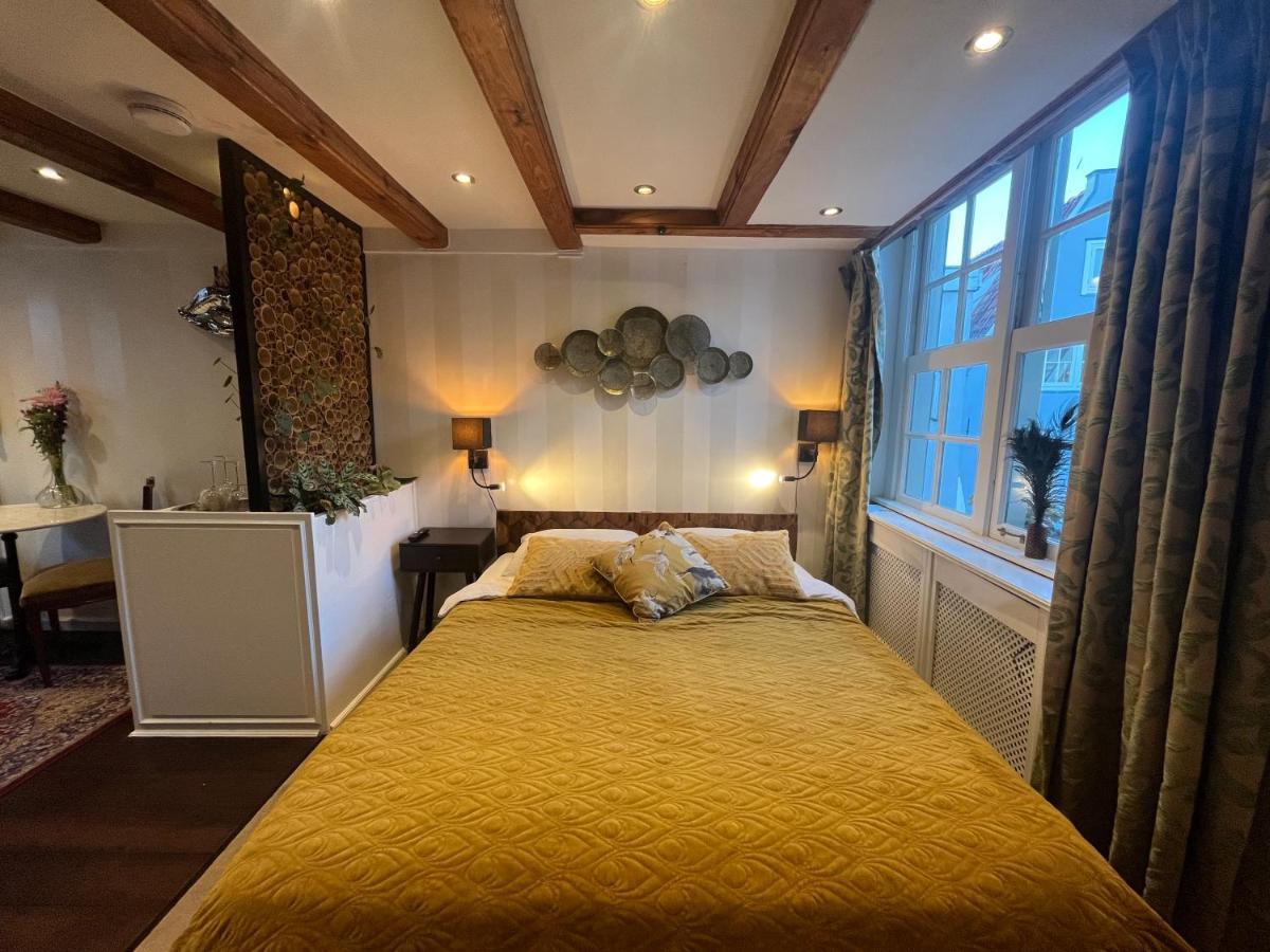 The Enlightened House Luxury Suites Амстердам Екстериор снимка