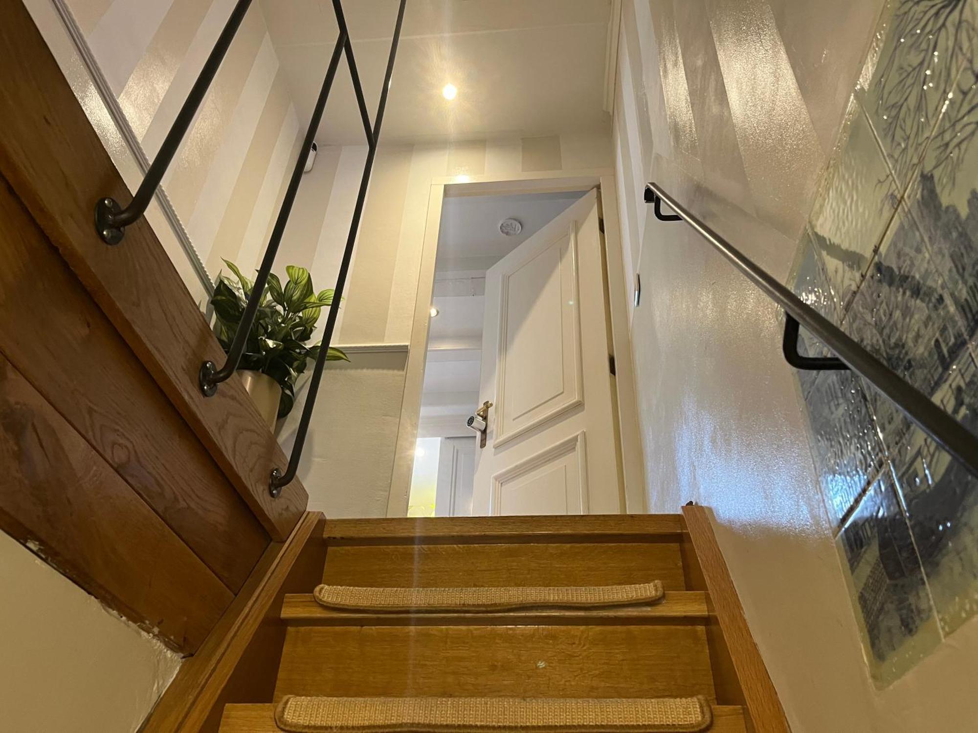 The Enlightened House Luxury Suites Амстердам Екстериор снимка
